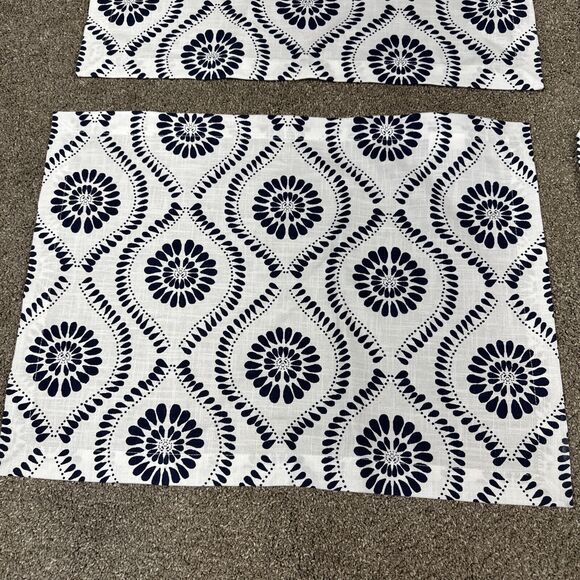 Crate & Barrel Kiran Indigo Medallion Placemat Set of 6 Blue White Cotton 14x19" - Picture 2 of 9